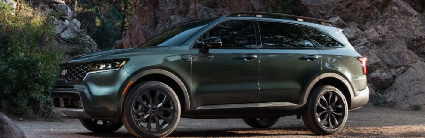 Side view of the 2022 Kia Sorento