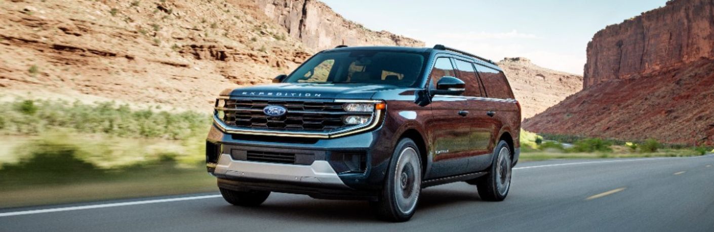 2025 Ford Expedition front and side view