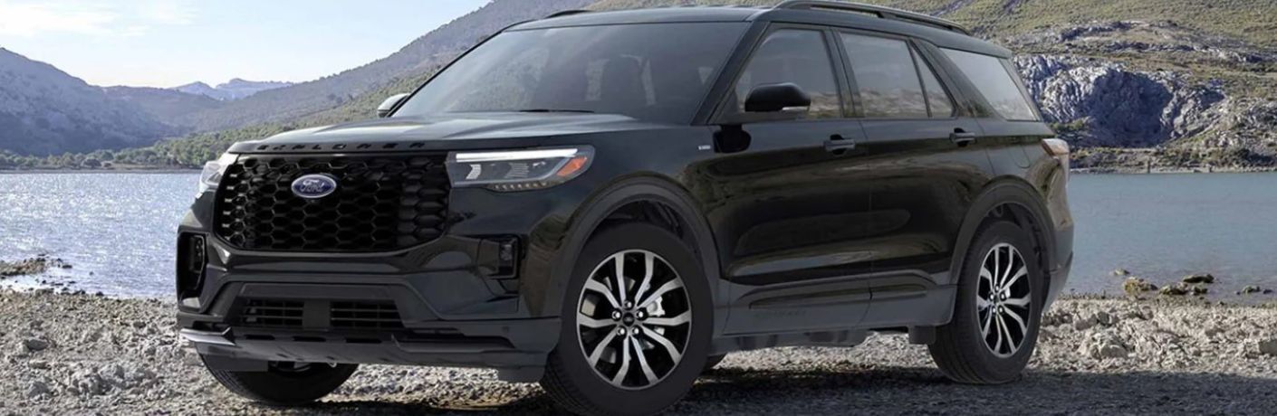 2025 Ford Explorer ST-Line front view