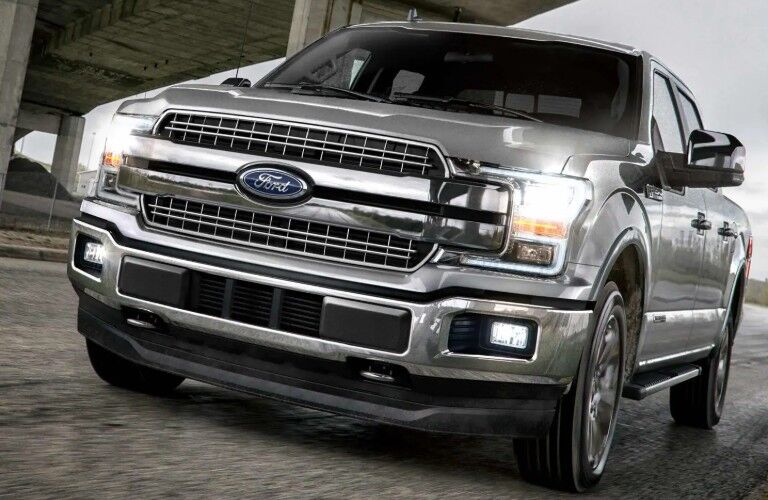 Front grille and headlights of 2019 Ford F-150 Lariat