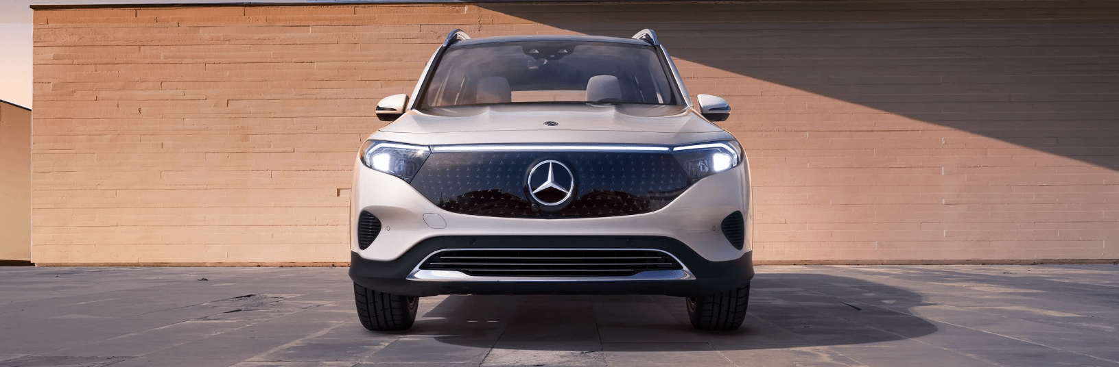 2025 Mercedes-Benz EQB SUV Front