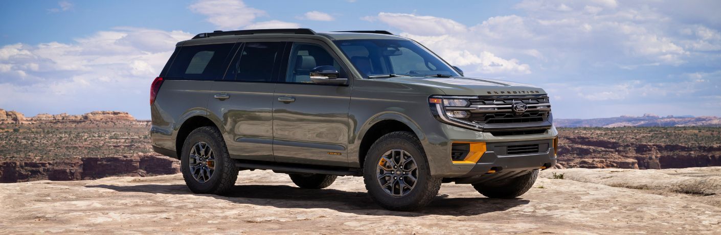 2025 Ford Expedition parked front and side view