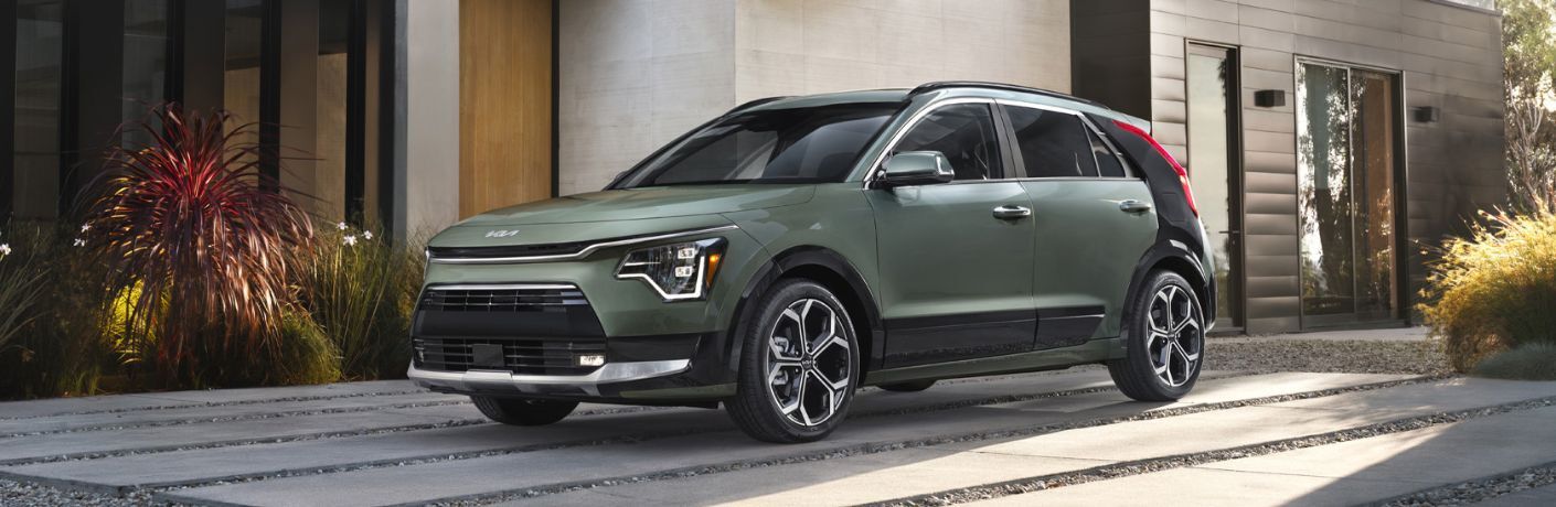2025 Kia Niro Hybrid front and side angle