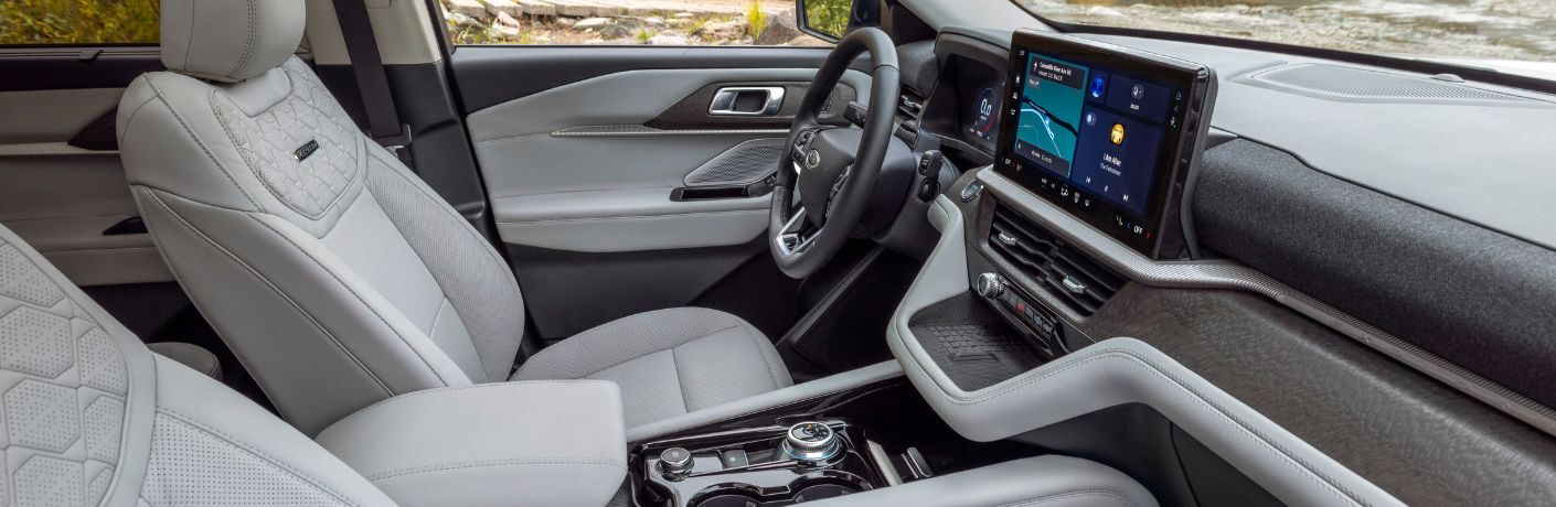 2025 Ford Explorer Platinum seating side view