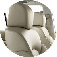 2017 INFINITI QX80 seats closeup