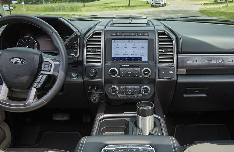 2020 Ford Super Duty F-350 Platinum front seats