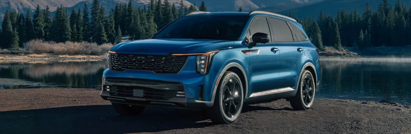 2026 Kia Sorento Hybrid front and side view