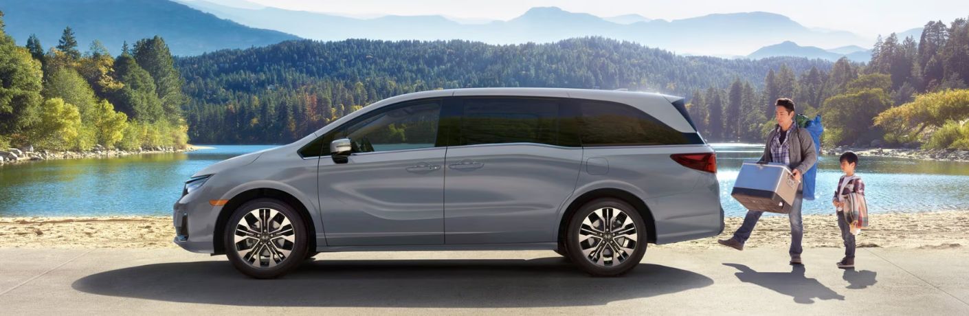 2026 Honda Odyssey Touring exterior side view