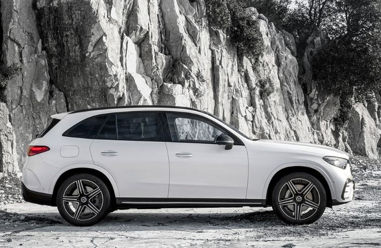 2023 Mercedes-Benz GLC sideview