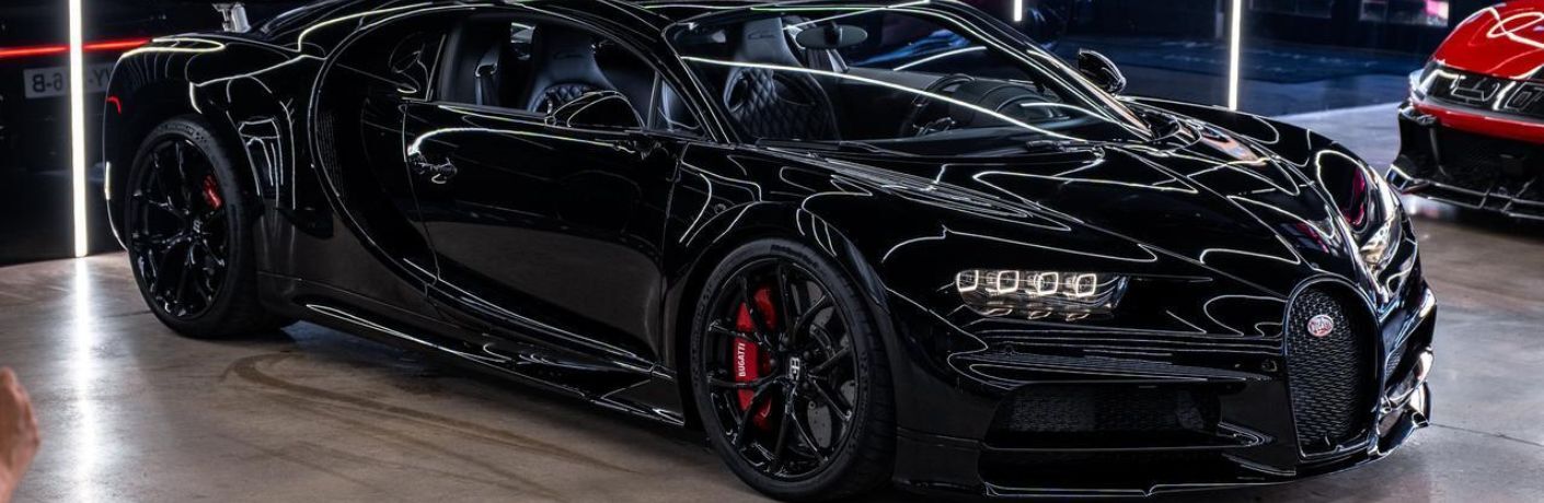 Front-quarter view of the 2018 Bugatti Chiron