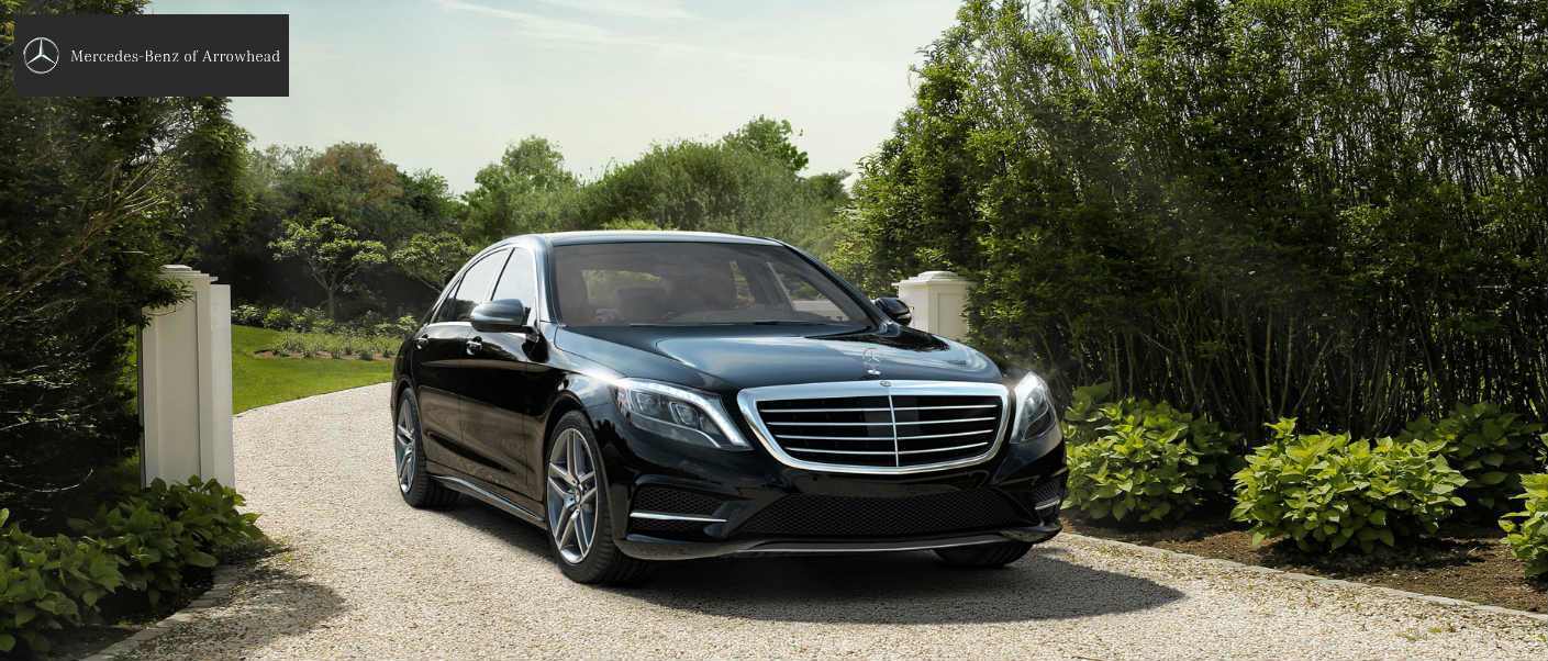 2015 Mercedes-Benz S-Class driving through gated driveway