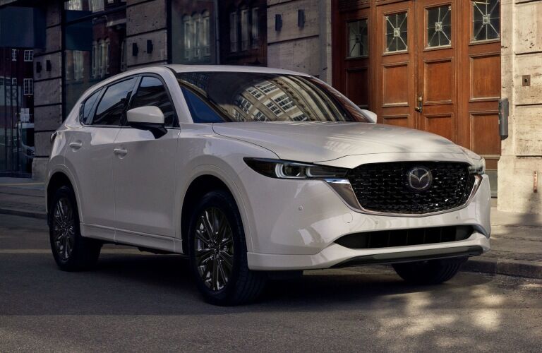 2022 Mazda CX-5 white front view