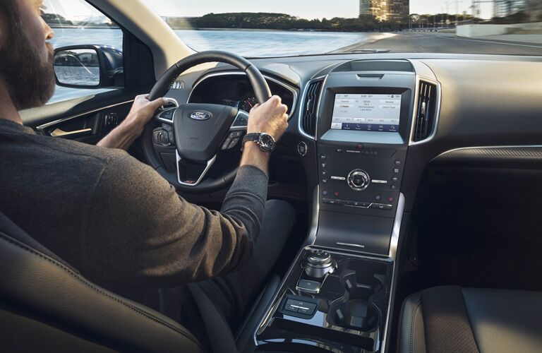 2020 Ford Edge front seats