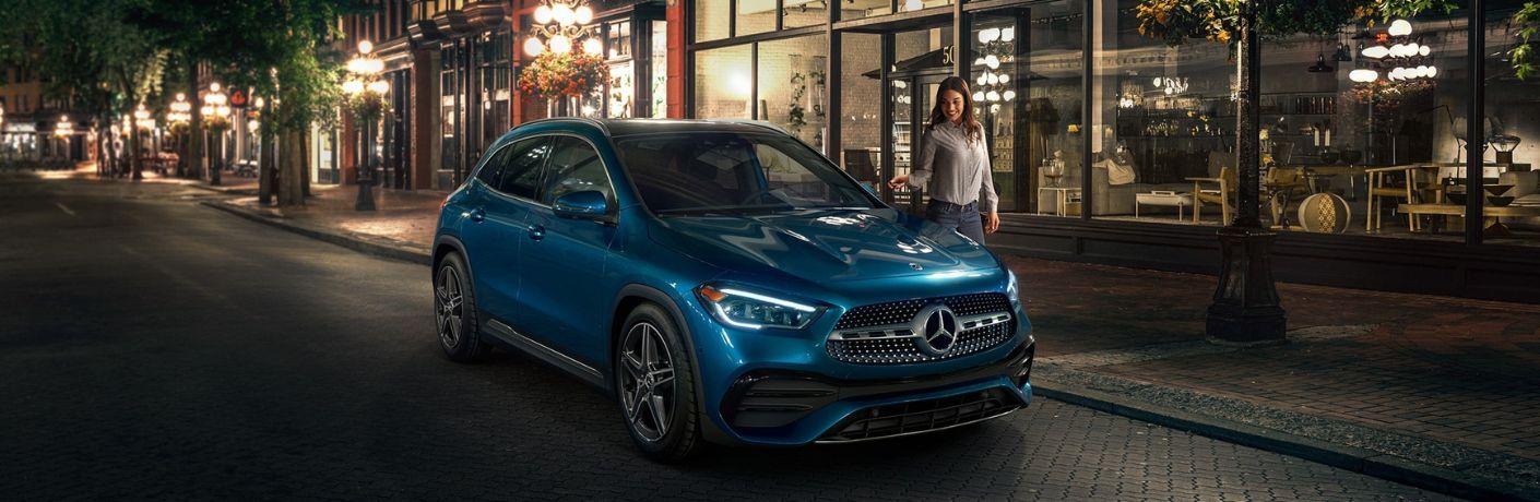 2023 Mercedes-Benz GLA 250 at night