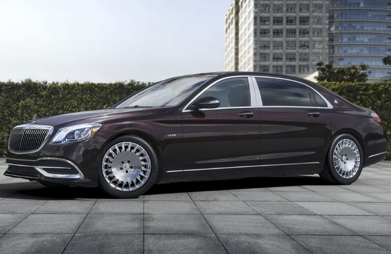 maroon mercedes-maybach