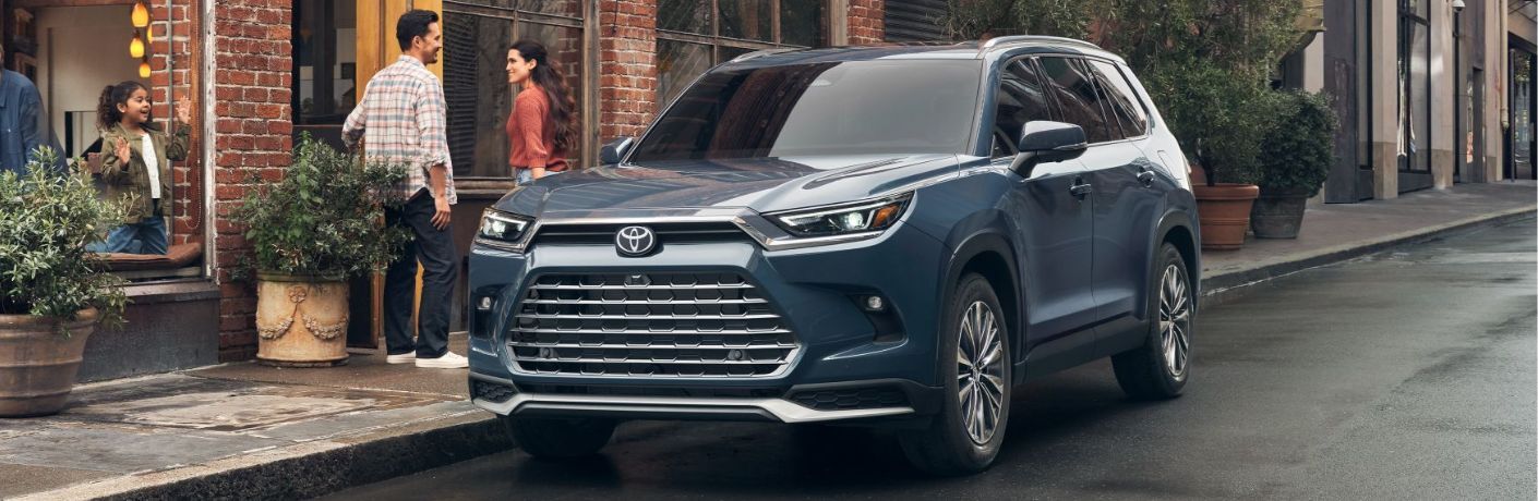 2024 Toyota Grand Highlander Hybrid front and side view