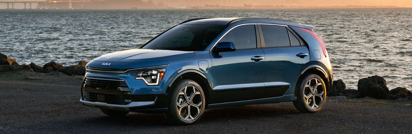 2025 Kia Niro Plug-In Hybrid front and side view