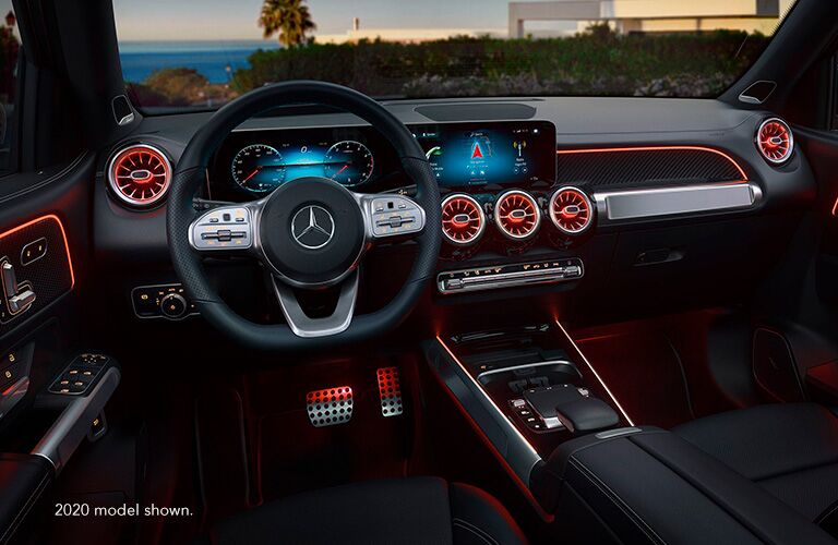 2021 Mercedes-Benz GLB Steering Wheel and Dashboard