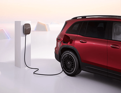 GLB 250 GLB 250 Pinnacle Trim in MANUFAKTUR Patagonia Red with 19-inch twin 5-spoke wheels