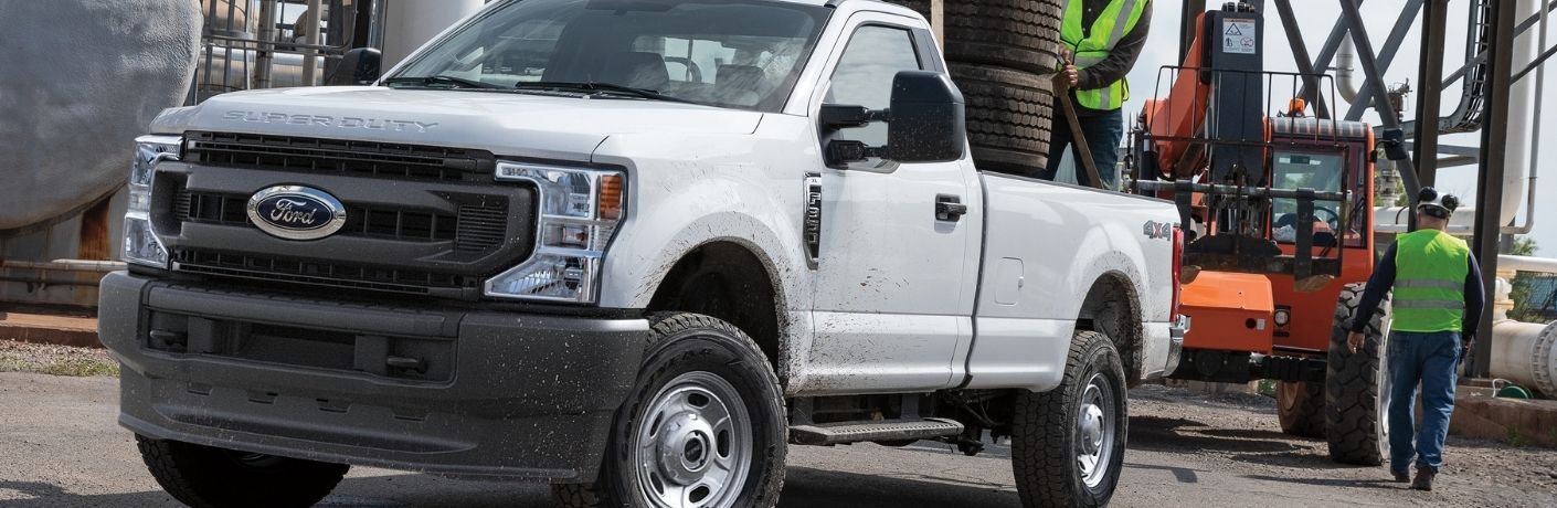2022 Ford F-450 Super Duty Lariat carrying tires