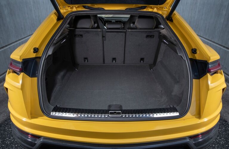 Lamborghini Urus Vs Tesla Model X