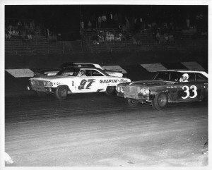 Ron Hornaday leading a race in 1964