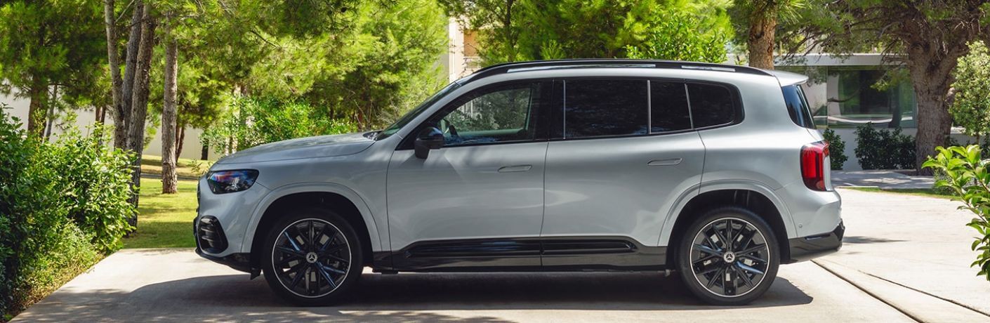2027 Mercedes-Benz GLB exterior side view