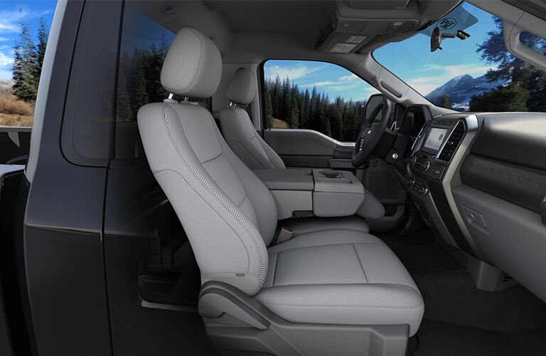 2020 Ford Super Duty F-350 XLT front seats