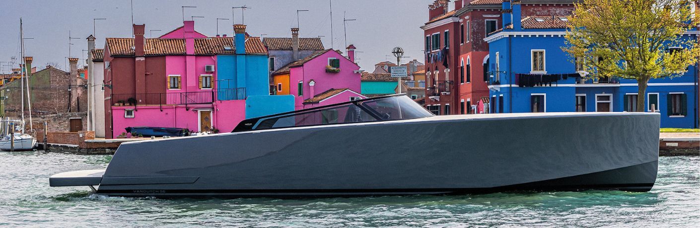 VanDutch Yacht exterior side look