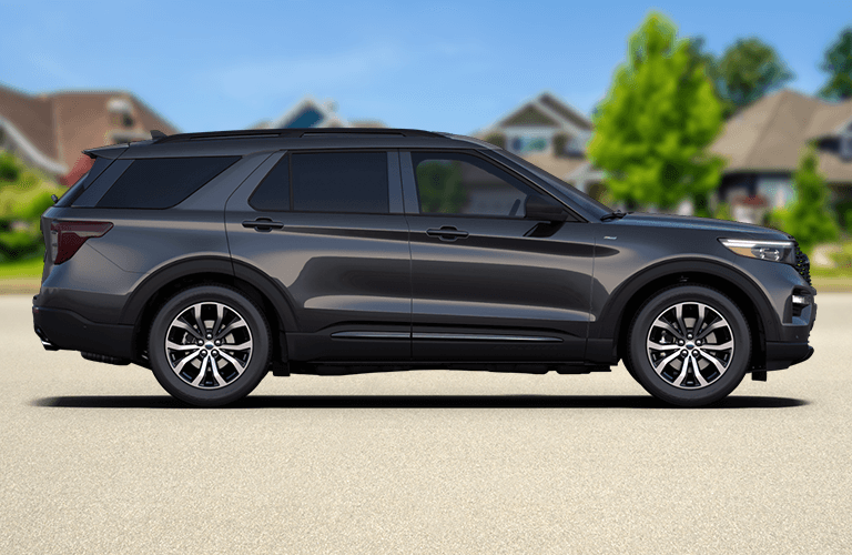 2023 Ford Explorer Limited side view