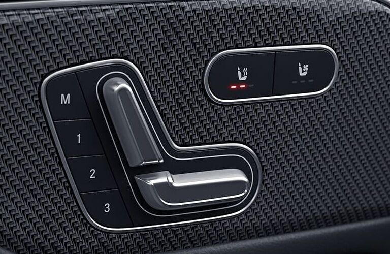 2022 Mercedes-Benz GLB seat controls