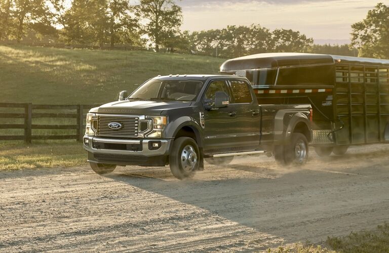 2020 Ford Super Duty F-450 Lariat towing