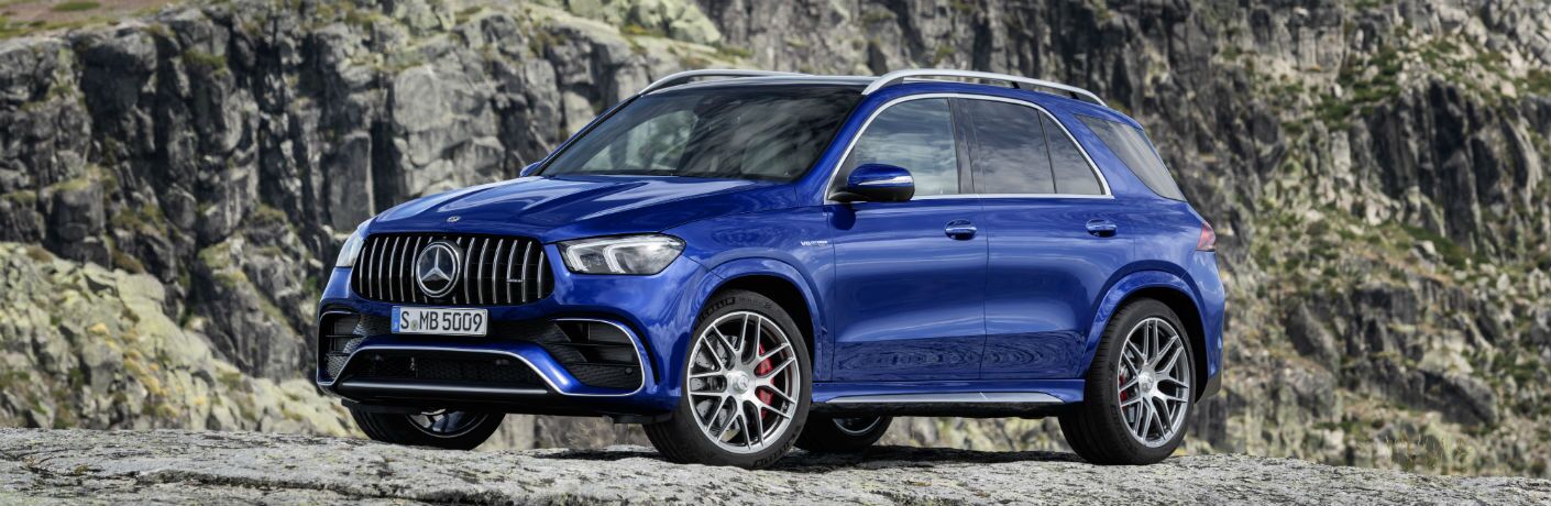 2021 MB GLE exterior front fascia driver side in front of rocks