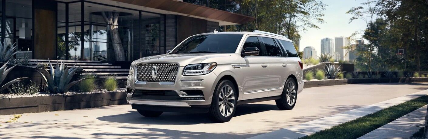 2021 Lincoln Navigator Exterior Driver Side Front Profile