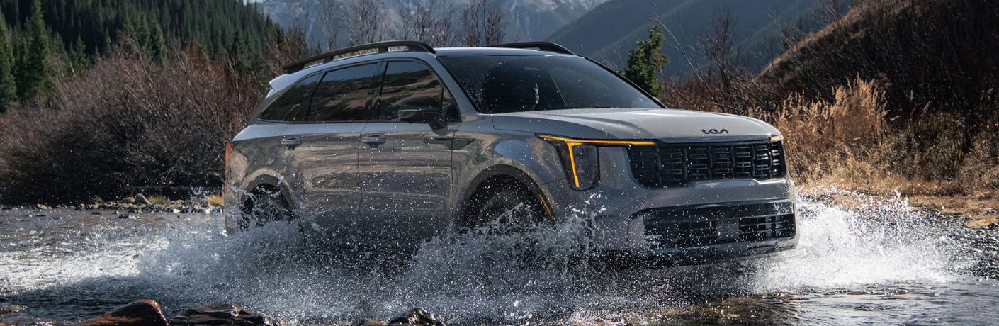 2026 Kia Sorento side and front view