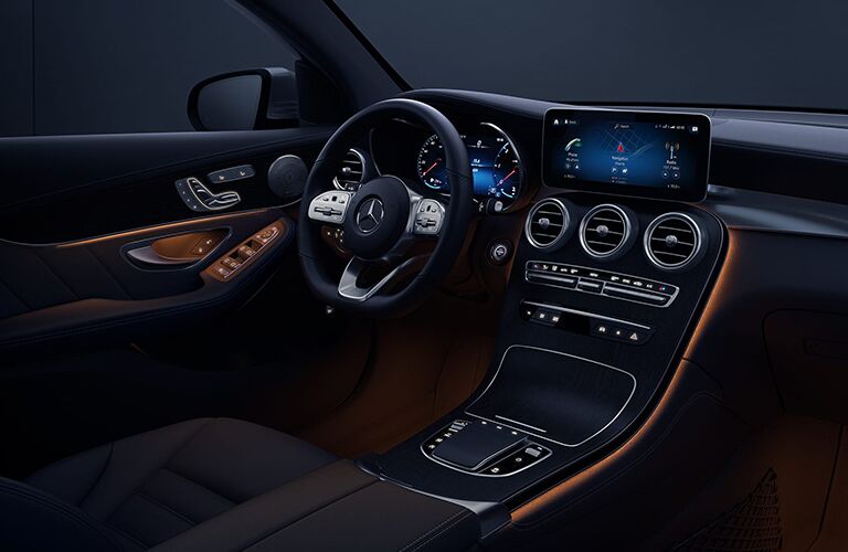 2022 Mercedes-Benz GLC steering wheel and dashboard