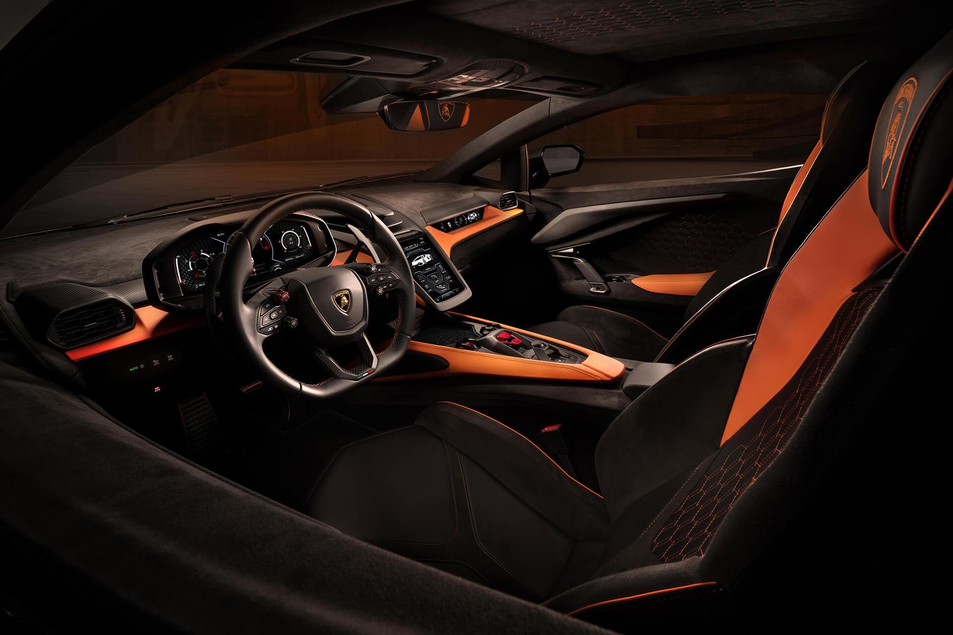 2023 Lamborghini Revuelto Interior