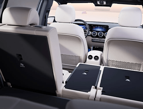 GLB 250 GLB 250 in Black leather with AMG Night Package and 3rd-row seats