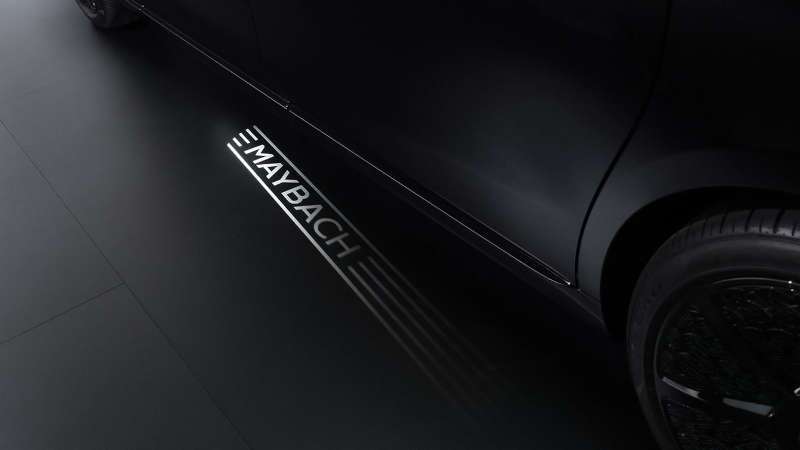 Projection curb lighting on the 2027 Mercedes-Maybach S-Class Sedan