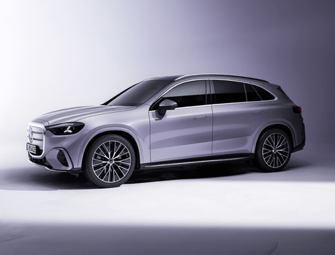 GLC 400 4MATIC with EQ Technology side