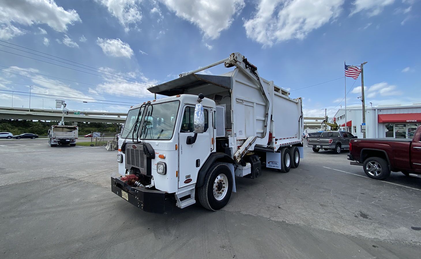 2019 Peterbilt Front Loader Garbage truck