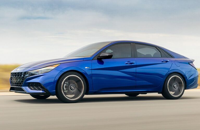 2022 Hyundai Elantra exterior side look