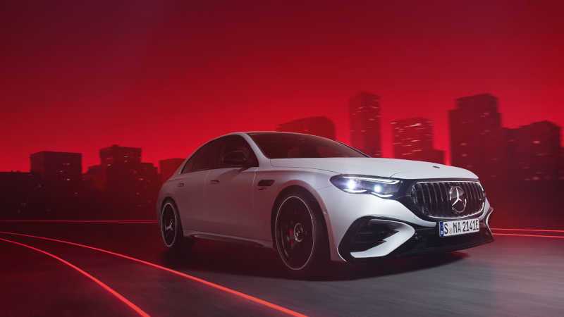 A front exterior 3/4 view of the 2026 AMG® E 53 HYBRID 4MATIC+ Sedan