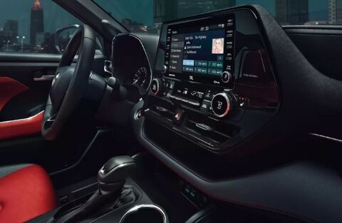 Used Toyota Highlander Touchscreen Display and Dashboard