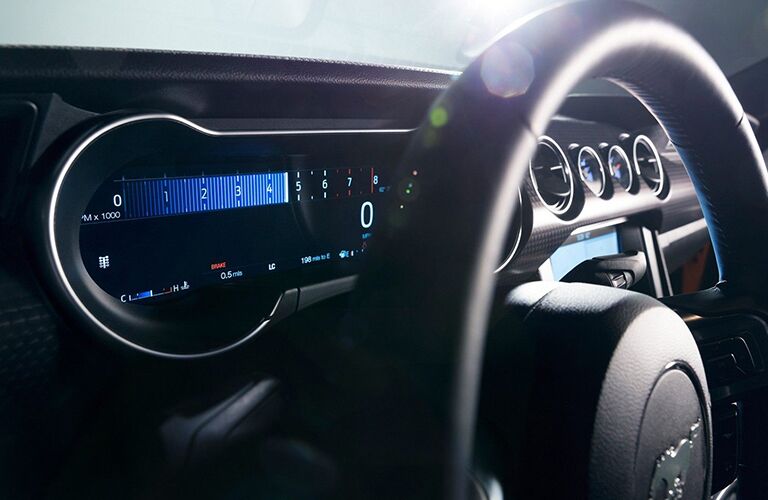 Centre gauge screen inside 2019 Ford Mustang