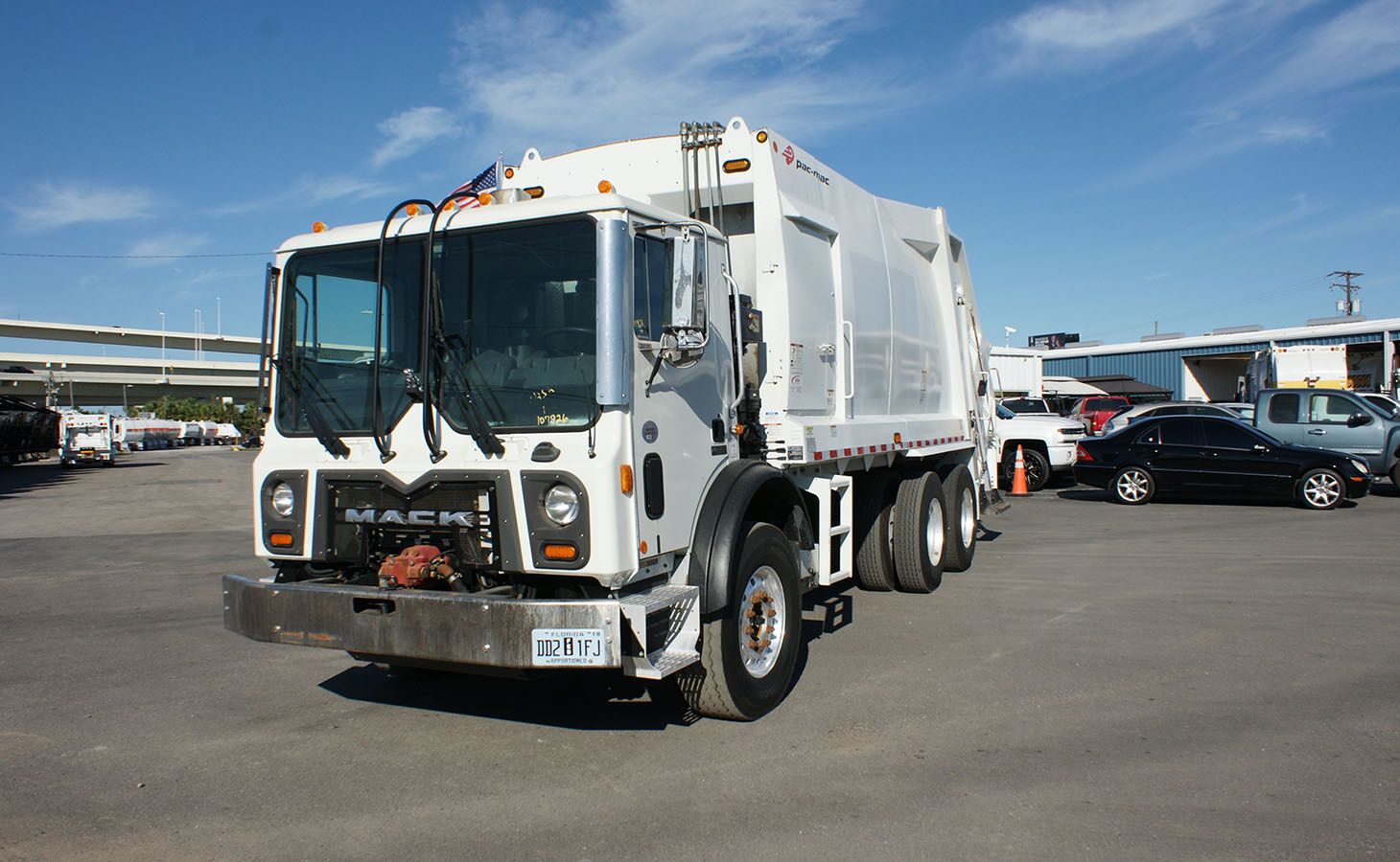 2021 Freightliner Rear Loader Garbage Truck