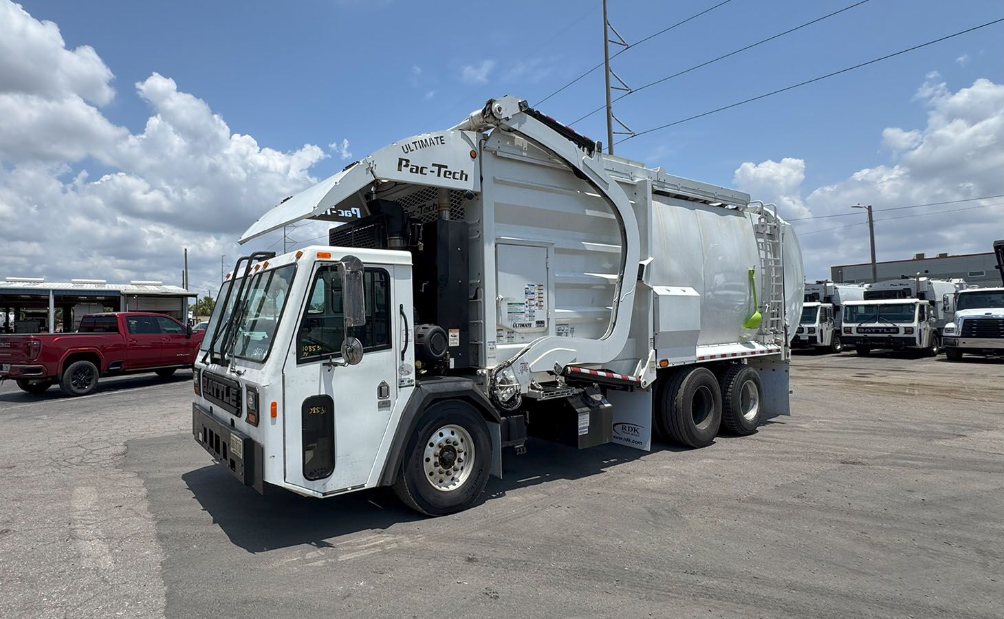 2024 Battle Motors Front Loader Garbage truck