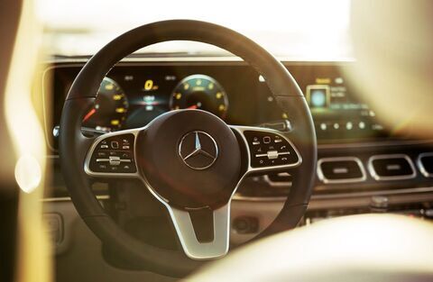2022 Mercedes-Benz GLE Steering Wheel and Dashboard