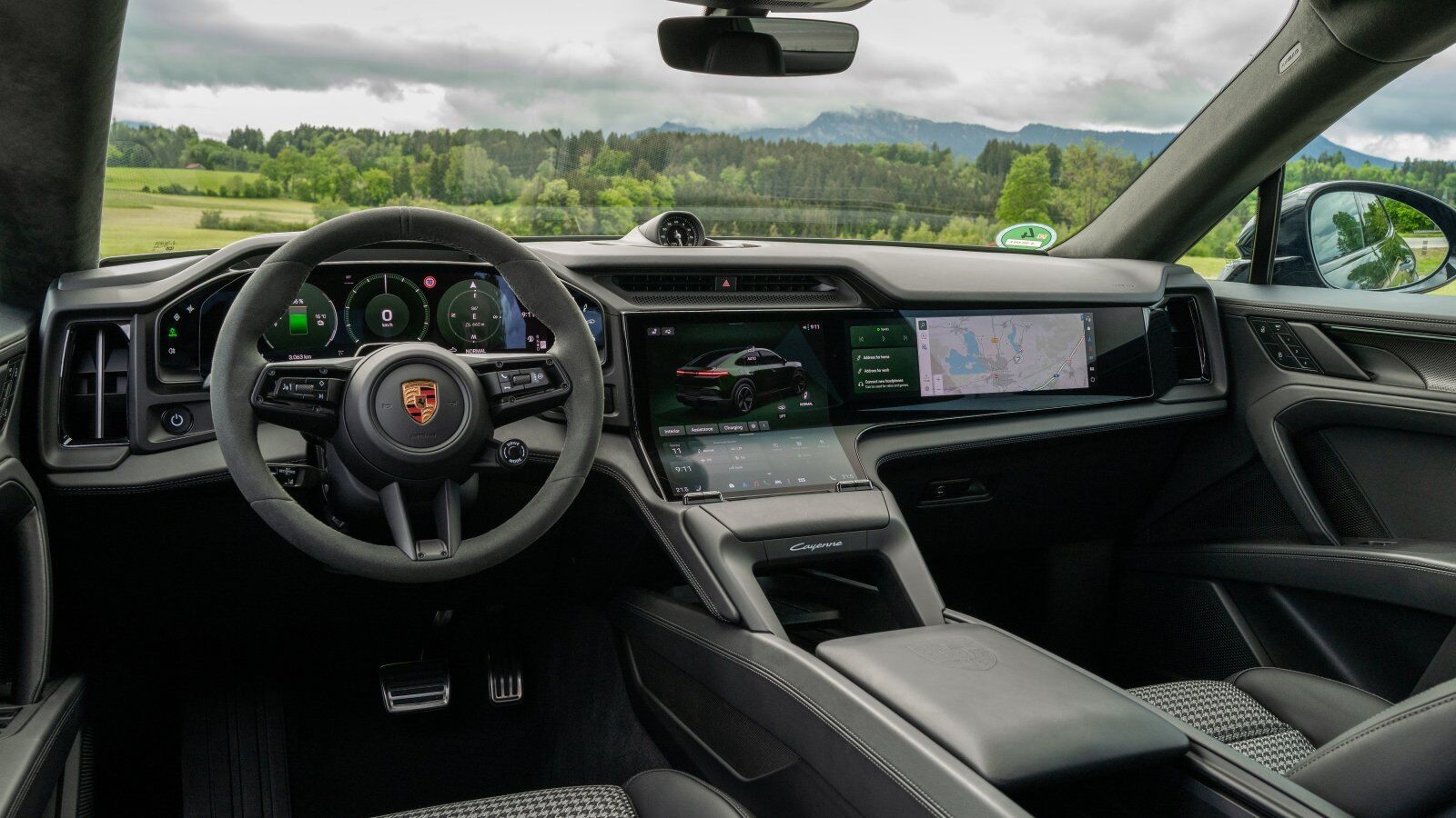 Porsche cockpit display suite running Porsche Connect services – Champion Porsche Pompano Beach, FL