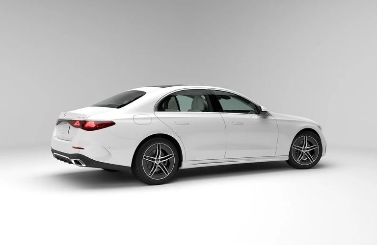 2025 Mercedes-Benz E 350 Sedan vs 2025 Mercedes-Benz E 350 4MATIC® Sedan